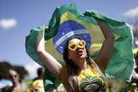 Demonstranten in Brasilia fordern den Rücktritt von Präsidentin Dilma Rousseff. Foto: REUTERS