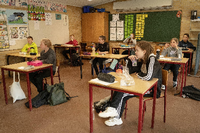 Eine Klasse in einer wieder geöffneten Schule in Randers. Foto: Bo Amstrup/Reuters