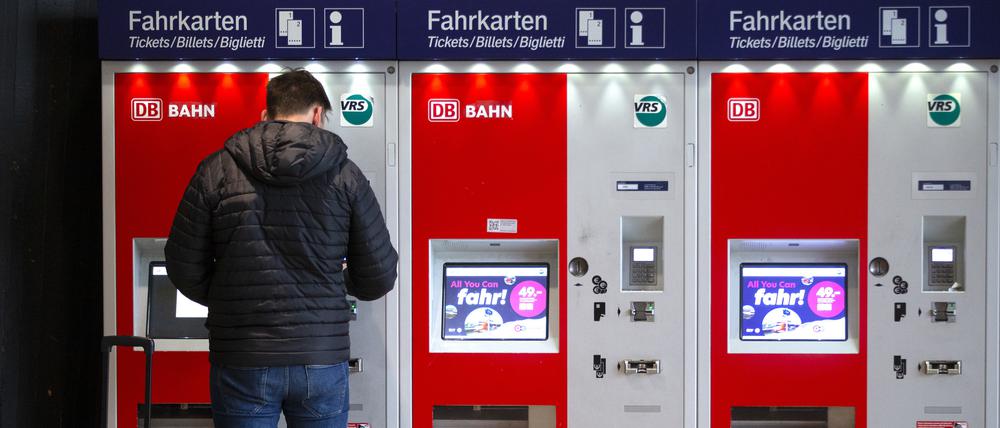 Die Deutsche Bahn erhöht die Ticketpreise. 
