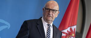 Ministerpräsident Dietmar Woidke (SPD) fordert, dass der Bund die Notlage erklärt, damit Brandenburg Schulden machen kann. 