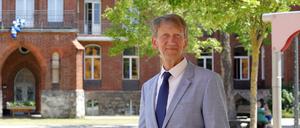 Uwe Plenzke ist seit 20 Jahren Leiter der Oberlinschule. Am zwölften Juli geht er in Ruhestand, dem letzten Schultag vor den Ferien.