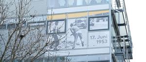 Fensterfronten des Berliner Beauftragten zur Aufarbeitung der SED-Diktatur (BAB)
