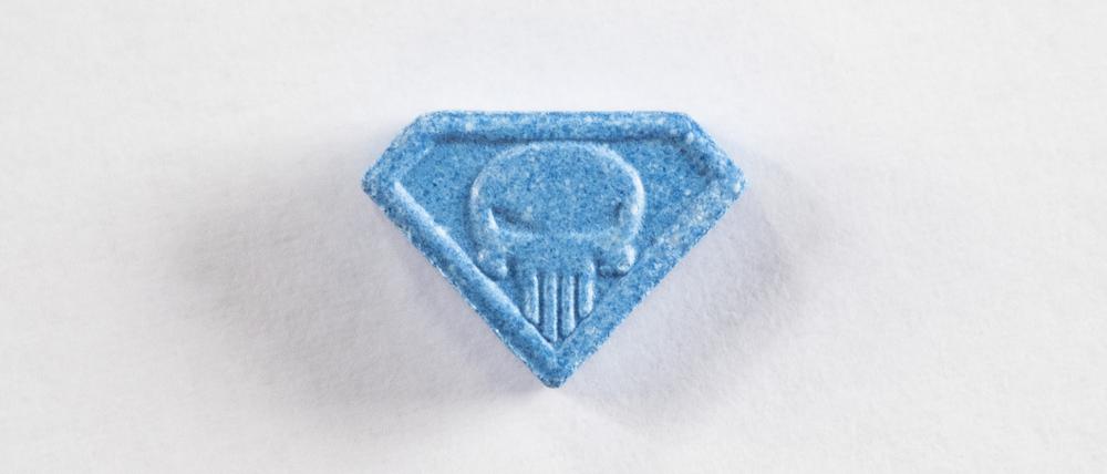 Eine Ecstasy-Pille „Blue Punisher“