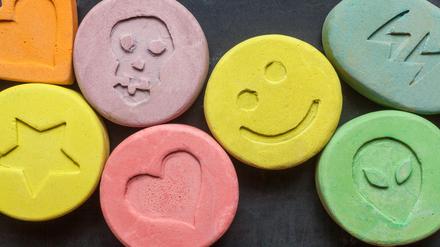 Für die richtige Dosierung ist es wichtig, den MDMA-Gehalt seiner Pille zu kennen. 