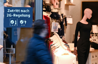 "Zutritt nach 2G-Regelung": Dieses Schild wird es im niedersächsischen Einzelhandel vorerst nicht mehr geben. Foto: Arne Dedert/dpa