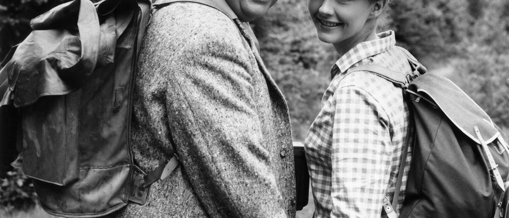 In Erhardts Fußstapfen. Im September 1960 kam der Film „Der letzte Fußgänger“ mit Heinz Erhardt und Christine Kaufmann in die Kinos Auf dem Westweg kann man den beiden noch heute durch den Schwarzwald hinterherwandern.