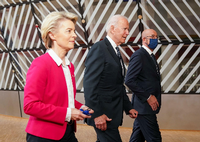 Die EU spielt im Kriegsgeschehen keine Rolle. Kommissionspräsidentin Ursula von der Leyen und US-Präsident Joe Biden. Foto: Yves Herman/REUTERS