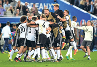 Jubel der deutschen Nationalmannschaft nach dem Elfmeterschießen gegen Italien im Viertelfinale der Euro 2016.