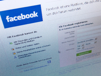 Fördert Facebook Hass auf Flüchtlinge? Zwei Wissenschaftler legen das in einer Studie nahe. Foto: Jens Büttner/dpa