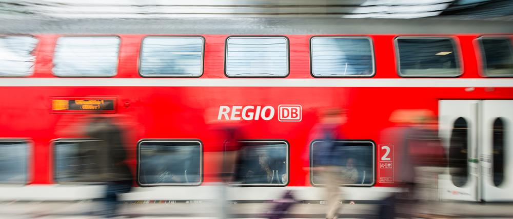Auf einer Zugfahrt nach Dresden hat eine Frau einen Stromschlkag erlitten. 