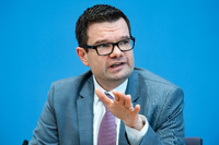 Marco Buschmann, Erster Parlamentarischer Geschäftsführer der FDP-Bundestagsfraktion. , zieht bei einer Pressekonferenz eine Halbzeitbilanz der Legislatur. Foto: Bernd von Jutrczenka/dpa +++ dpa-Bildfunk +++ Foto: Bernd von Jutrczenka/dpa