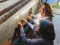Die Kilim-Weberinnen machen Kunst, ohne sich als Künstlerinnen zu verstehen. Foto: Beyza Özler