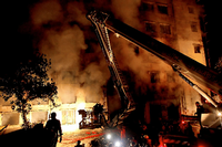 Bei dem Brand in der Textilfabrik in Bangladesch waren über 100 Menschen gestorben. Foto: dapd