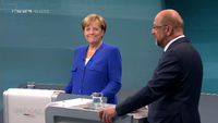 Als sich CDU-Kanzlerin Angela Merkel und SPD-Herausforderer Martin Schulz am 3. September 2017 zum TV-Duell trafen, redeten sie mehr als 30 Minuten über das Thema Migration. Foto: REUTERS