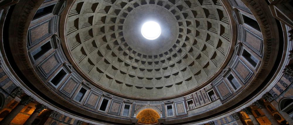 Die Römer hatten ein, heute verschollenes, Betonrezept, das Bauten wie den Pantheon in Rom Jahrhunderte überdauern ließ.