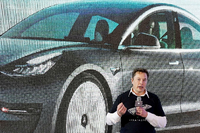 Ikone der Elektromobilität: Der US-Unternehmer Elon Musk baut ein Werk in Brandenburg. Foto: REUTERS