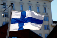 Finnische Flagge in Helsinki. Foto: REUTERS/Ints Kalnins/File Photo