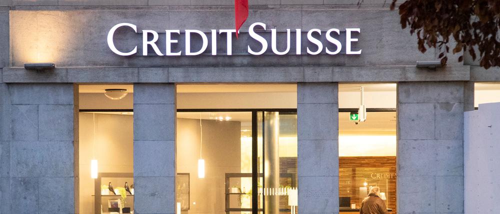 Das Logo der Credit Suisse an einer Filiale. 