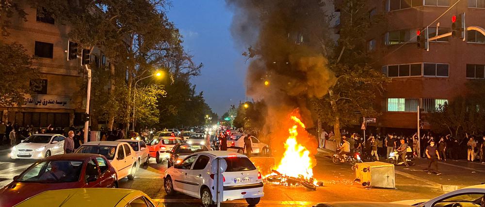 Die Proteste im Iran gehen trotz aller Repressionen durch die Staatsmacht weiter.