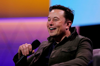 Hat mit Blick auf die Zahlen gut lachen: Elon Musk. REUTERS/Mike Blake/File Photo