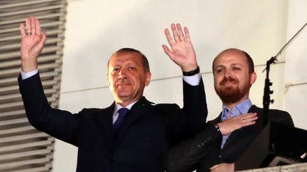 Präsident Recep Tayyip Erdogan und sein Sohn Bilal Erdogan.
