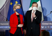 Der italienische Ministerpräsident Mario Draghi (r.) neben EU-Kommissionspräsidentin Ursula von der Leyen Foto: Remo Casilli/Reuters