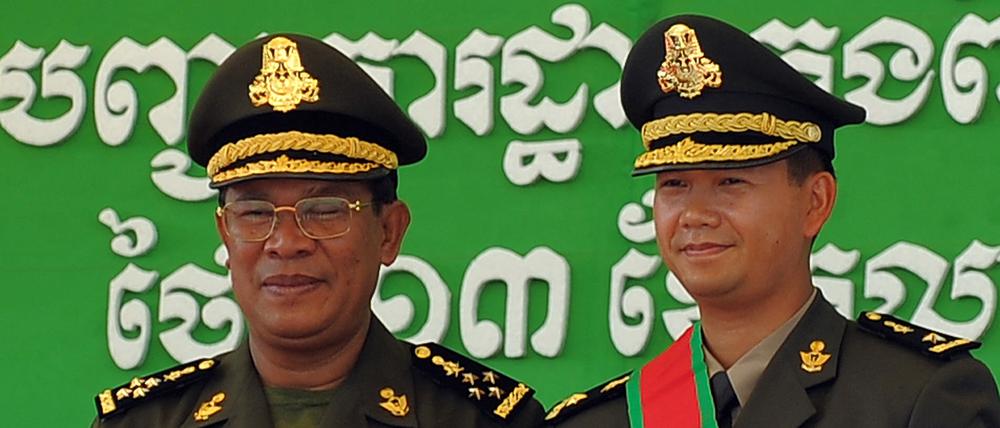 Er regiert seit 38 Jahren: Kambodschas Premierminister Hun Sen (l.) und sein Sohn Hun Manet, der das Amt seines Vaters erben soll.