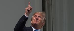 Blick in die Sonne, ohne Schutzbrille. Das war 2017 und Donald Trump war Präsident. 