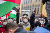 Hass auf Juden. Im Mai verbündeten sich Islamisten, Linksextreme und Neonazis zur Kampagne gegen Israel. Auch in München gingen Antisemiten auf die Straße. Foto: dpa/ZUMAPRESS.com