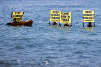 Beim G-7-Gipfel auf Sizilien demonstrierten Greenpeace-Aktivisten für mehr Klimaschutz. Foto: Angelo Carconi/ANSA/dpa