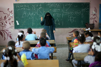 Auch in Mathe, hier an einer Schule in Gaza, wird Hass gegen Juden geschürt – etwa bei der Addition von Märtyrern. Reuters/Ibraheem Abu Mustafa