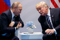 Verdächtig milde im Umgang miteinander: Wladimir Putin und Donald Trump. Foto: dpa