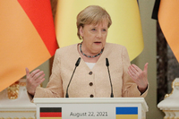 Bundeskanzlerin Merkel beim Besuch in Kiew. Foto: Sergey Dolzhenko/Reuters