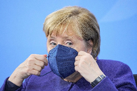 Kanzlerin Merkel möchte zur Lösung der humanitären Krise an der belarussisch-polnischen Grenze beitragen. Foto: Michael Kappeler/REUTERS