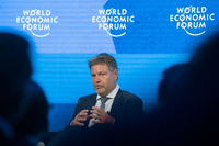 Robert Habeck sprach sich in Davos für mehr europäische Zusammenarbeit aus. REUTERS/Arnd Wiegmann