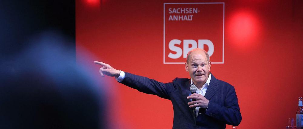 Olaf Scholz, Kanzlerkandidat der SPD, spricht bei einer Wahlkampfveranstaltung in Magdeburg, Sachsen-Anhalt.