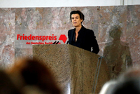 Die deutsche Publizistin Carolin Emcke während ihrer Dankesrede in der Frankfurter Paulskirche. Foto: REUTERS