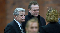 Bundespräsident Joachim Gauck war am Freitag in der westfälischen Stadt Haltern und nahm an Gedenkveranstaltungen für die Opfer des Germanwings-Absturzes teil. Foto: dpa