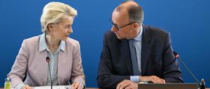 EU-Kommissionschef Ursula von der Leyen und CDU-Chef Friedrich Merz am Montag in der CDU-Zentrale in Berlin. 