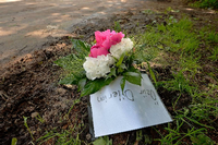In Gedenken an den ermordeten Blumenhändler Enver Simsek. Foto: dpa