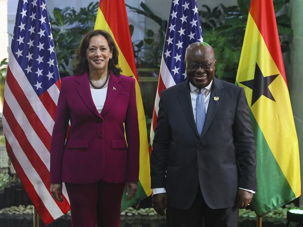 Ghanas Präsident Nana Akufo-Addo mit der amerikanischen Vize-Präsidentin Kamala Harris.