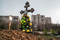 Gräber von Zivilisten in Mariupol. Foto: REUTERS/Alexander Ermochenko