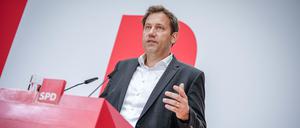 Der SPD-Co-Chef Lars Klingbeil unterstrich, Deutschland benötige dringend die Zuwanderung von Fachkräften.