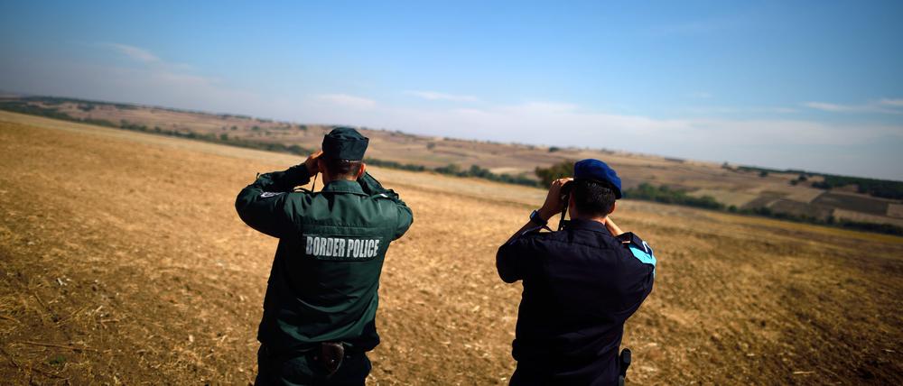 Beamte der europäischen Grenzschutzagentur Frontex an der bulgarisch-türkischen Grenze (Archivbild)