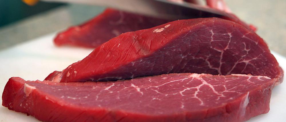 Fleisch und andere tierische Lebensmittel enthalten Vitamin B12.