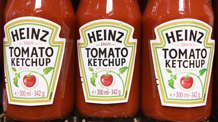 Heinz Tomaten-Ketchup in einem Supermarkt. 