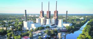 Blick auf das Heizkraftwerk in Lichterfelde. 