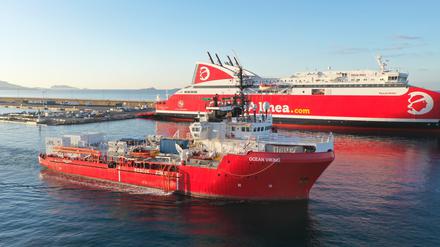 Das Seenotrettungsschiff „Ocean Viking“ verlässt den Hafen von Marseille zu einer neuen Rettungsmission im Mittelmeer.