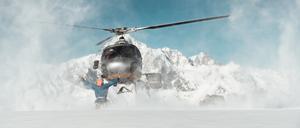 Mit diesem Hubschrauber machen sich Wintersportler auf die Suche nach dem besten Pulverschnee. 