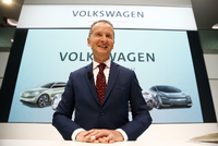 Herbert Diess, Volkswagen-Vorstandsvorsitzender, auf der IAA 2019. Foto: Silas Stein/dpa